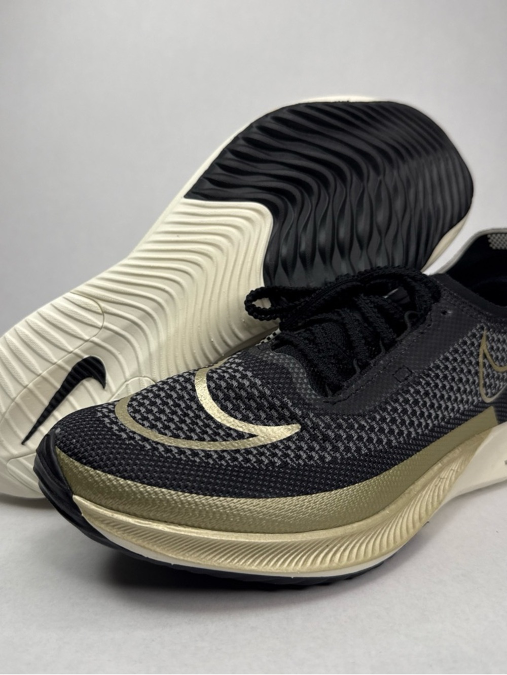 Nike ZoomX Streakfly NBY Black Gold Mens 7 Wmn 8 Running Racing Shoes DJ6566-001